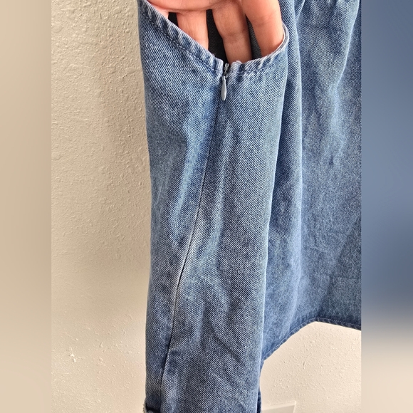 So Me NWT Light Wash Ruched Denim Tent Style Tank Top Size Large - Picture 10 of 11